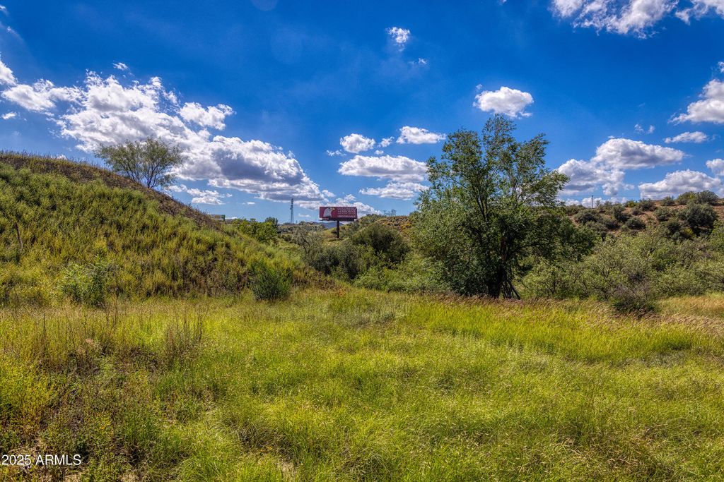 Image 8 of property listing at 2862 S STATE ROUTE 69 -- -, Humboldt, AZ 86329