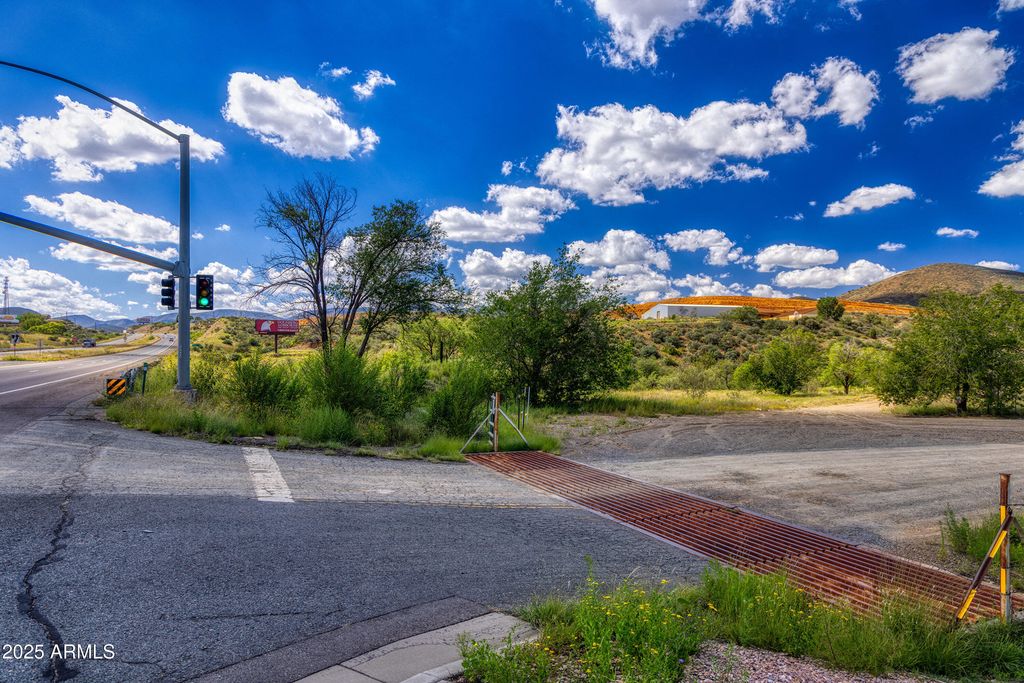 Image 9 of property listing at 2862 S STATE ROUTE 69 -- -, Humboldt, AZ 86329
