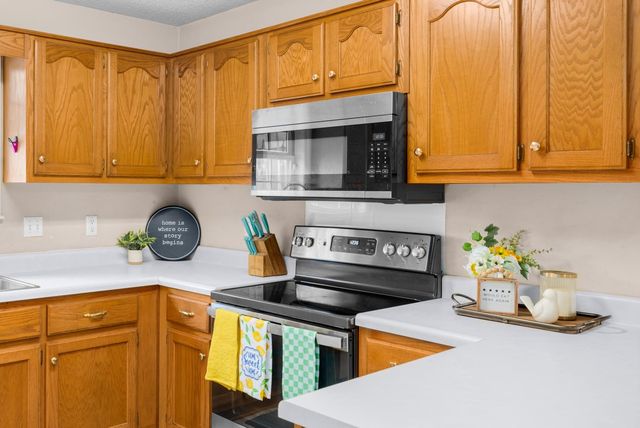 215 WOODSHIRE LN, Brighton, TN 38011