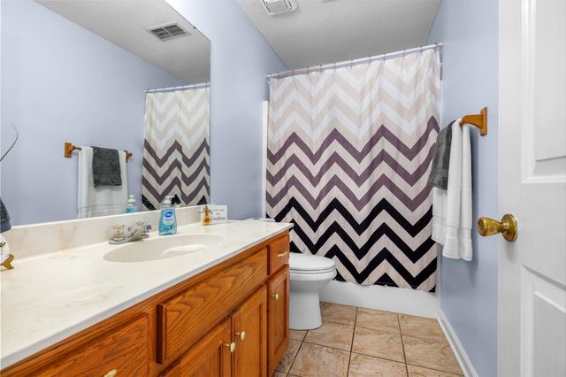 215 WOODSHIRE LN, Brighton, TN 38011