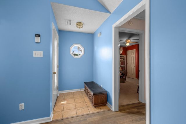 215 WOODSHIRE LN, Brighton, TN 38011