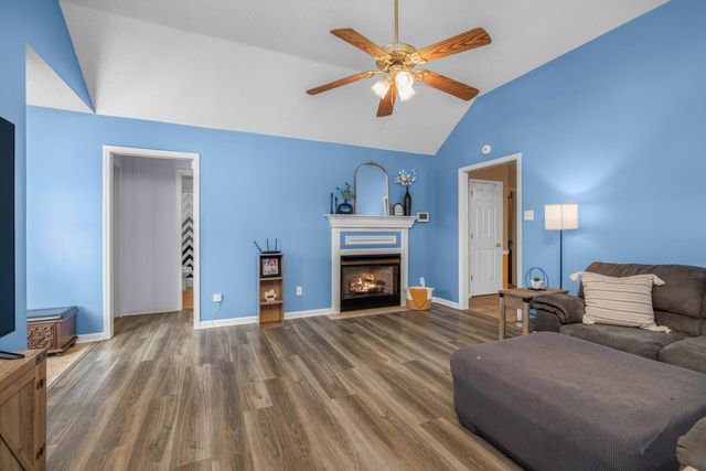 215 WOODSHIRE LN, Brighton, TN 38011