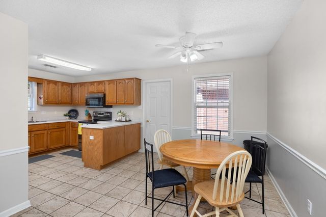 215 WOODSHIRE LN, Brighton, TN 38011