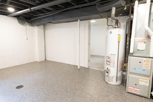 1557 SUNSET Drive, Council Bluffs, IA 51503