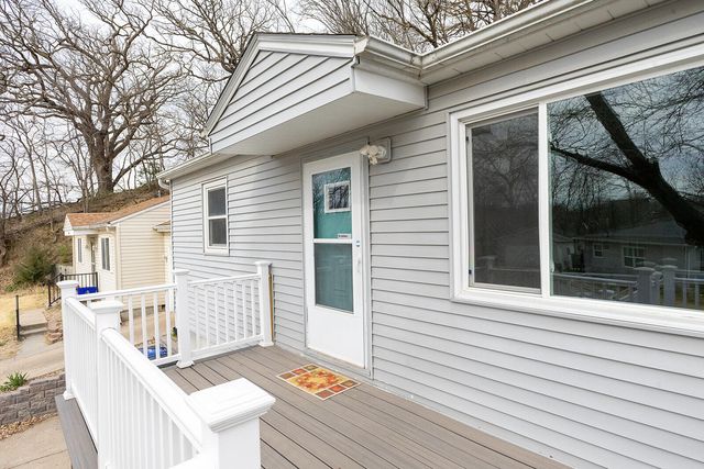 1557 SUNSET Drive, Council Bluffs, IA 51503