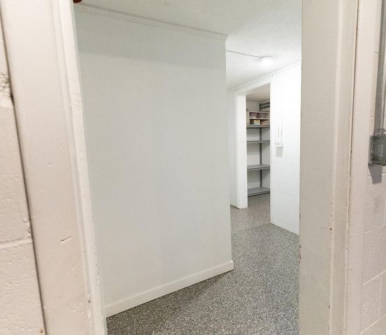 1557 SUNSET Drive, Council Bluffs, IA 51503