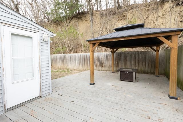 1557 SUNSET Drive, Council Bluffs, IA 51503