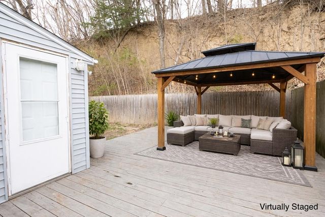 1557 SUNSET Drive, Council Bluffs, IA 51503