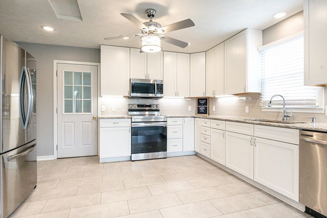 1557 SUNSET Drive, Council Bluffs, IA 51503