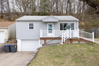 1557 SUNSET Drive, Council Bluffs, IA 51503