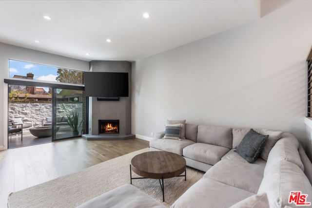 13036 Mindanao Way 4, Marina Del Rey, CA 90292