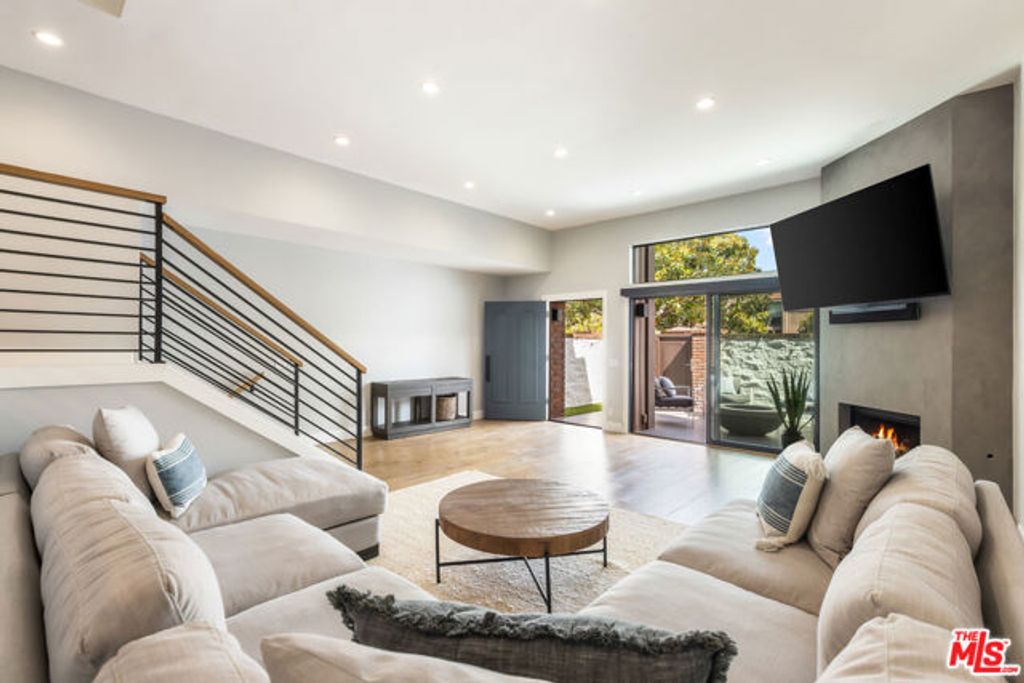 13036 Mindanao Way 4, Marina Del Rey, CA 90292