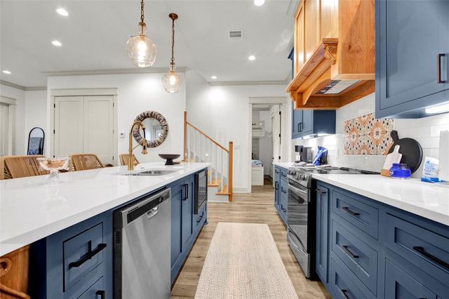 2906 Shady Lane, Crystal Beach, TX 77650
