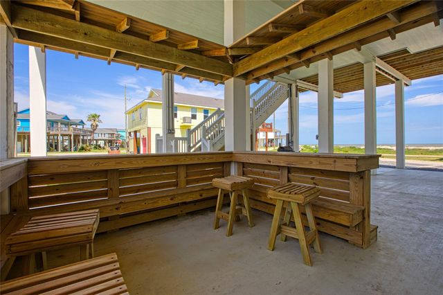2906 Shady Lane, Crystal Beach, TX 77650