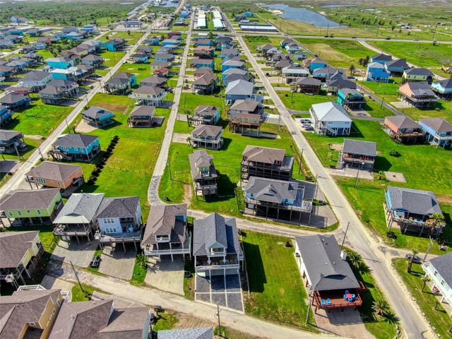 2906 Shady Lane, Crystal Beach, TX 77650