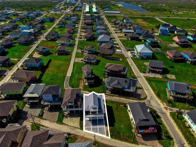 2906 Shady Lane, Crystal Beach, TX 77650
