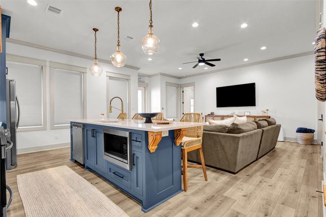 2906 Shady Lane, Crystal Beach, TX 77650