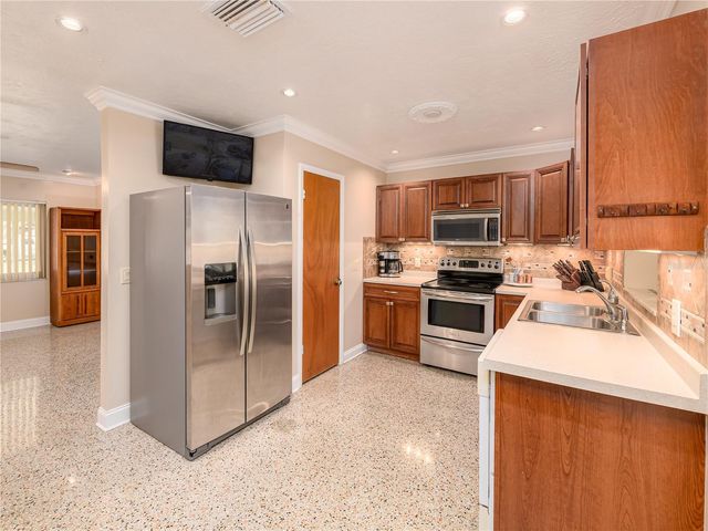 907 HILLSIDE TERRACE, Brandon, FL 33511