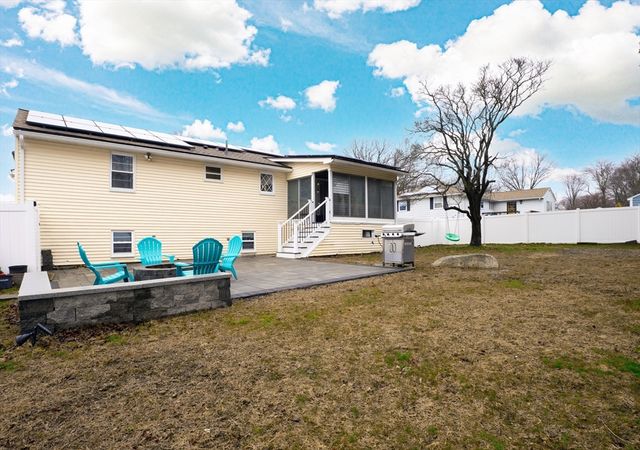 21 Taft St, Milford, MA 01757