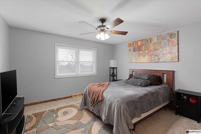 18921 Grant Street, Elkhorn, NE 68022