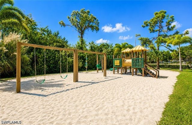 8265 Ibis Club DR 602, Naples, FL 34104