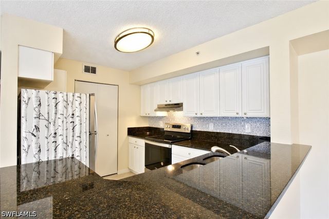 8265 Ibis Club DR 602, Naples, FL 34104