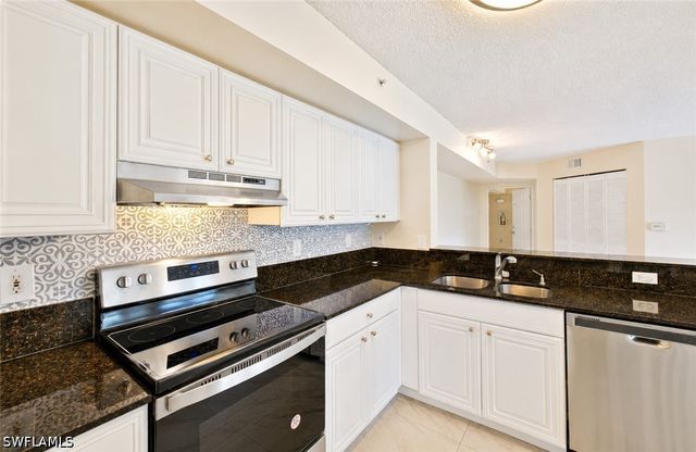 8265 Ibis Club DR 602, Naples, FL 34104