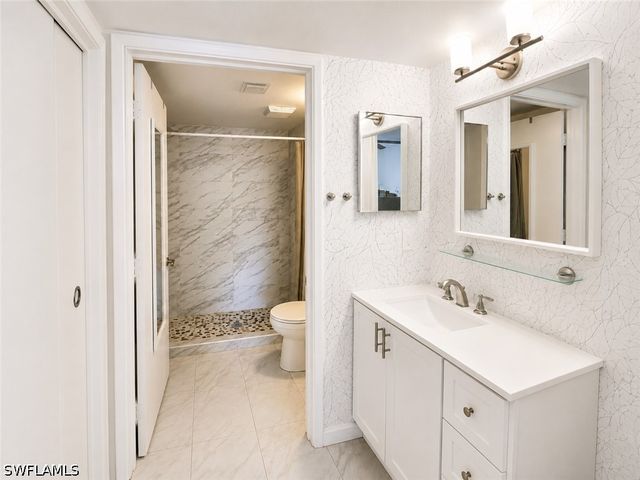 8265 Ibis Club DR 602, Naples, FL 34104