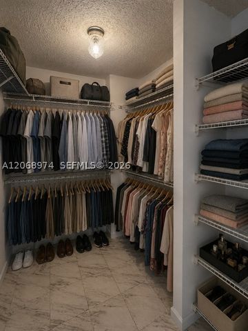 9440 Poinciana Pl 404, Davie, FL 33324