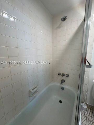 9440 Poinciana Pl 404, Davie, FL 33324