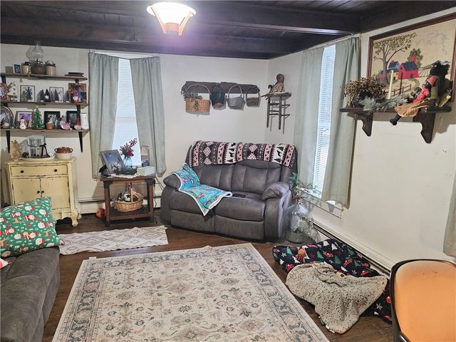 302 W Cooper St, Slippery Rock Boro, PA 16057