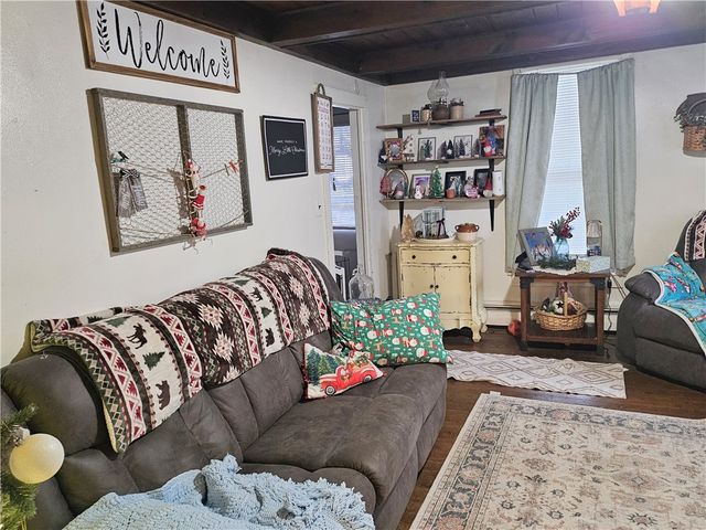 302 W Cooper St, Slippery Rock Boro, PA 16057