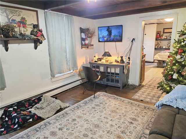 302 W Cooper St, Slippery Rock Boro, PA 16057