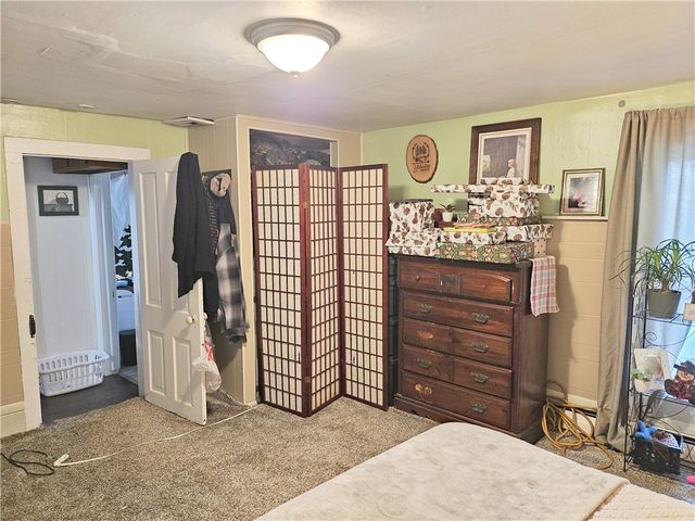 302 W Cooper St, Slippery Rock Boro, PA 16057