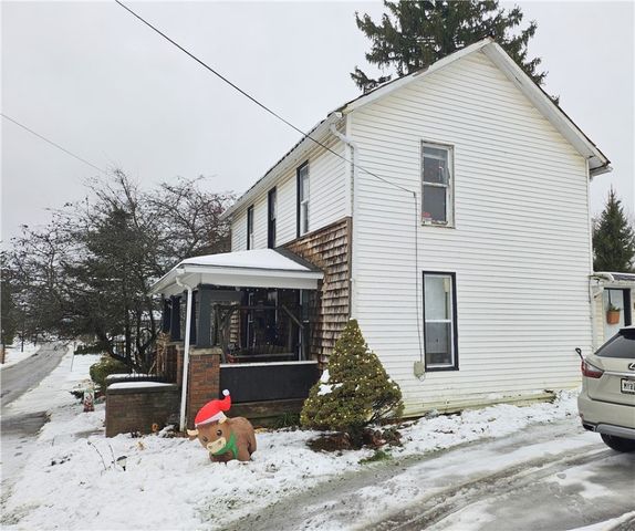 302 W Cooper St, Slippery Rock Boro, PA 16057