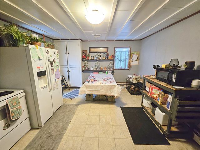 302 W Cooper St, Slippery Rock Boro, PA 16057