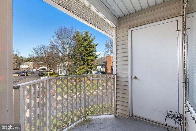 1102 DIAMOND DR, Newtown, PA 18940