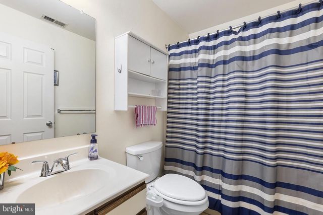 1102 DIAMOND DR, Newtown, PA 18940