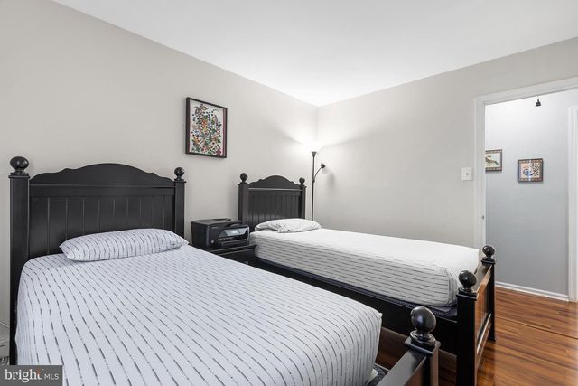 1102 DIAMOND DR, Newtown, PA 18940