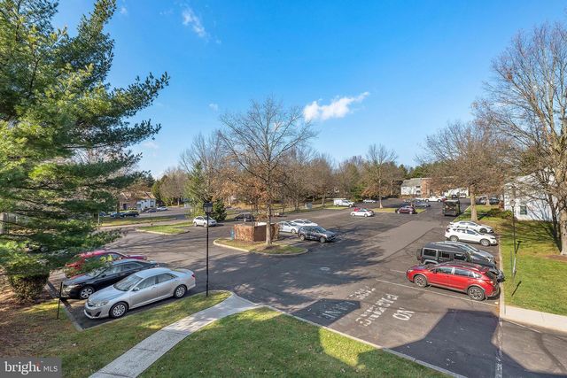 1102 DIAMOND DR, Newtown, PA 18940