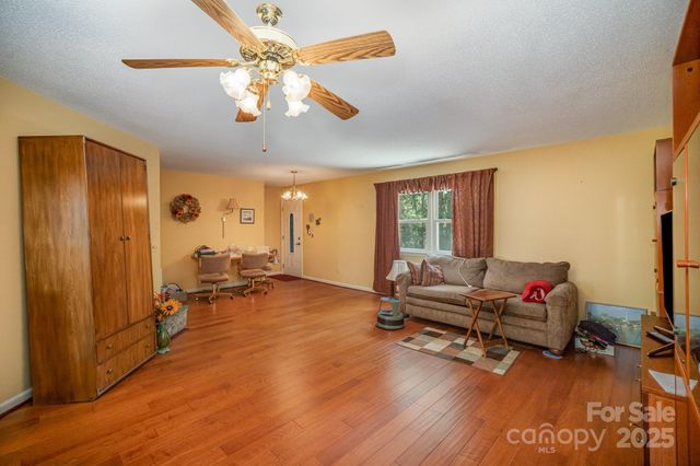 2146 Sheffield Drive, Kannapolis, NC 28083
