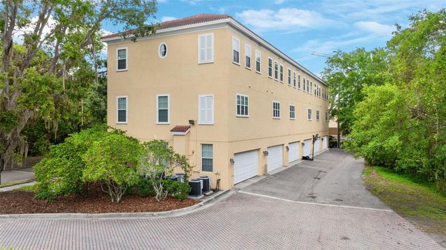 918 SOMBRA STREET, Tampa, FL 33619