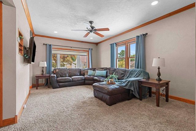 619 TAYLOR STREET, Little Chute, WI 54140