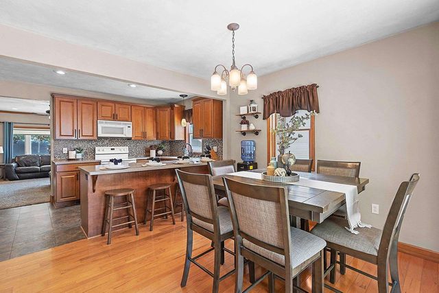 619 TAYLOR STREET, Little Chute, WI 54140