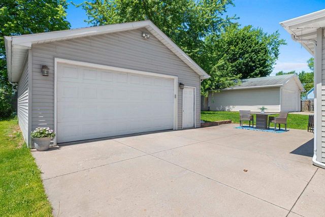 619 TAYLOR STREET, Little Chute, WI 54140