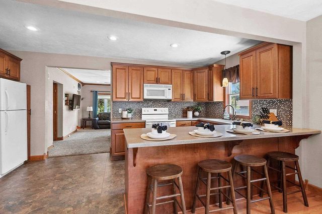 619 TAYLOR STREET, Little Chute, WI 54140