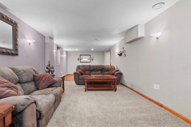 619 TAYLOR STREET, Little Chute, WI 54140