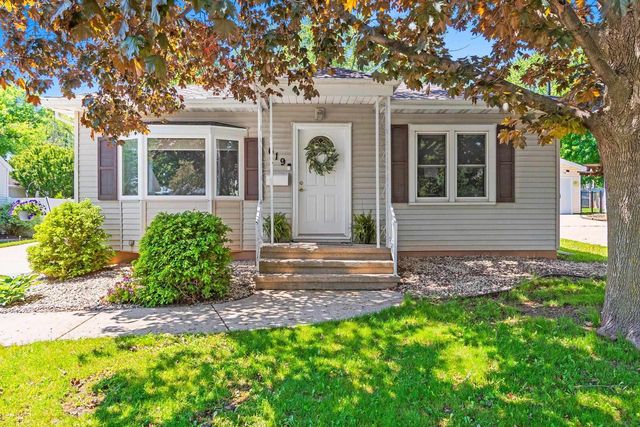 619 TAYLOR STREET, Little Chute, WI 54140