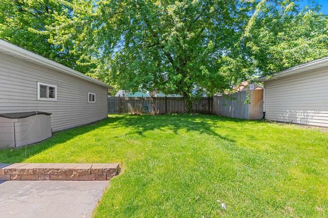 619 TAYLOR STREET, Little Chute, WI 54140