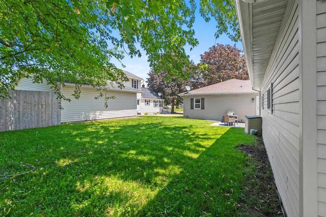 619 TAYLOR STREET, Little Chute, WI 54140